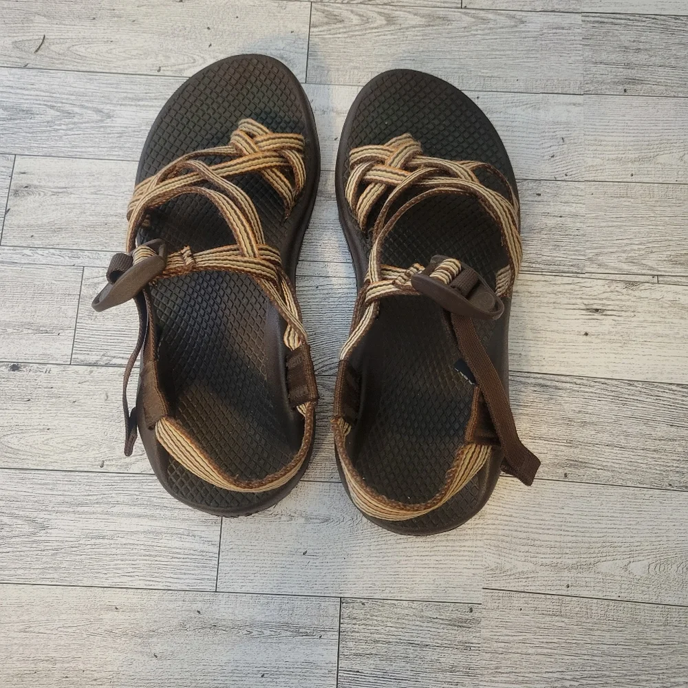 Sold Chaco Womens 6 Sandals Strappy Sports Hicking Vibram Sole Brown Orange. - Picture 3 of 7
